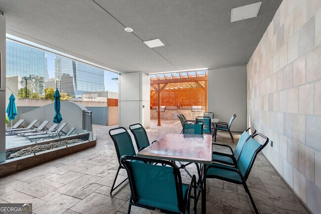 Building Photo - 3338 Peachtree Rd NE