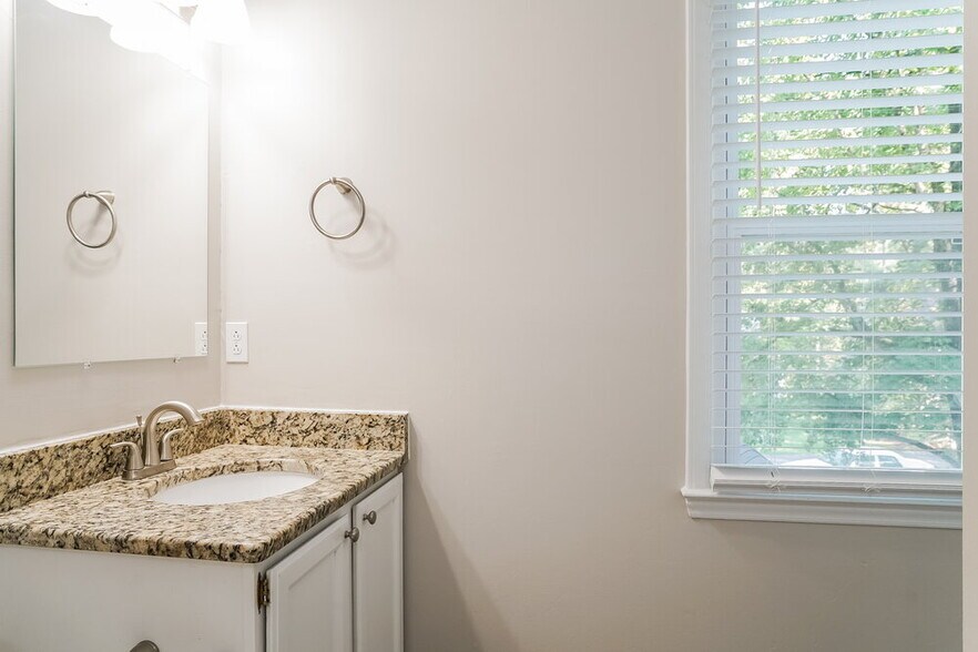 Building Photo - 7309 Bassett Hall Ct