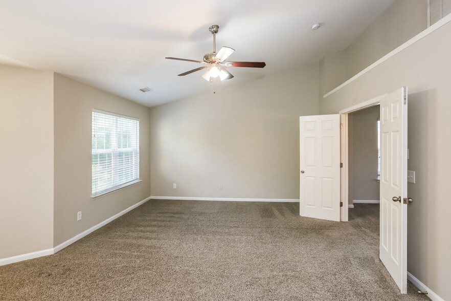 Building Photo - 5015 Abode Lily Ln