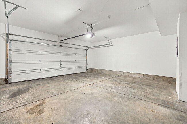 Building Photo - 4134 Irving Rd