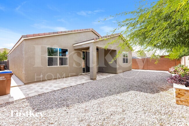 Building Photo - 732 Carlsbad Dr