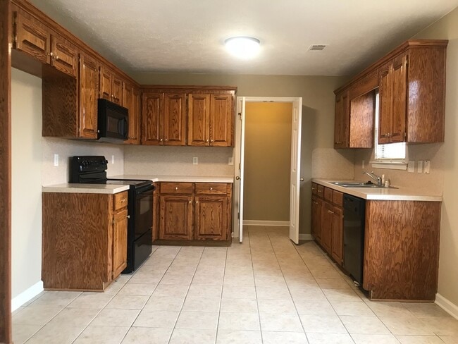 Building Photo - 16 Mustang Dr