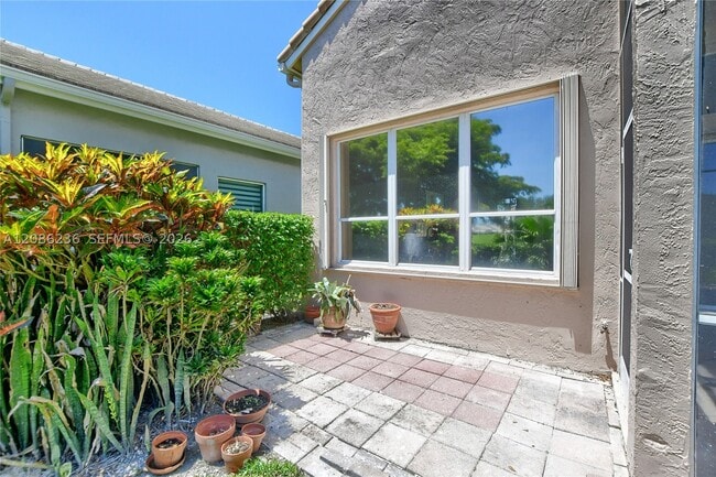 Building Photo - 11622 Creekside Dr