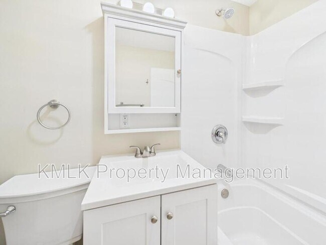 Building Photo - 9042 Maple Grove Rd