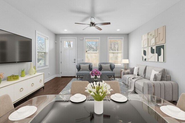 Building Photo - Available Now! 4 Bed, 3.5 Bath, Convenient Charlotte Park location!