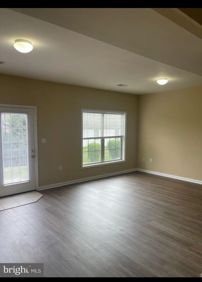 Building Photo - 333 Channing Dr