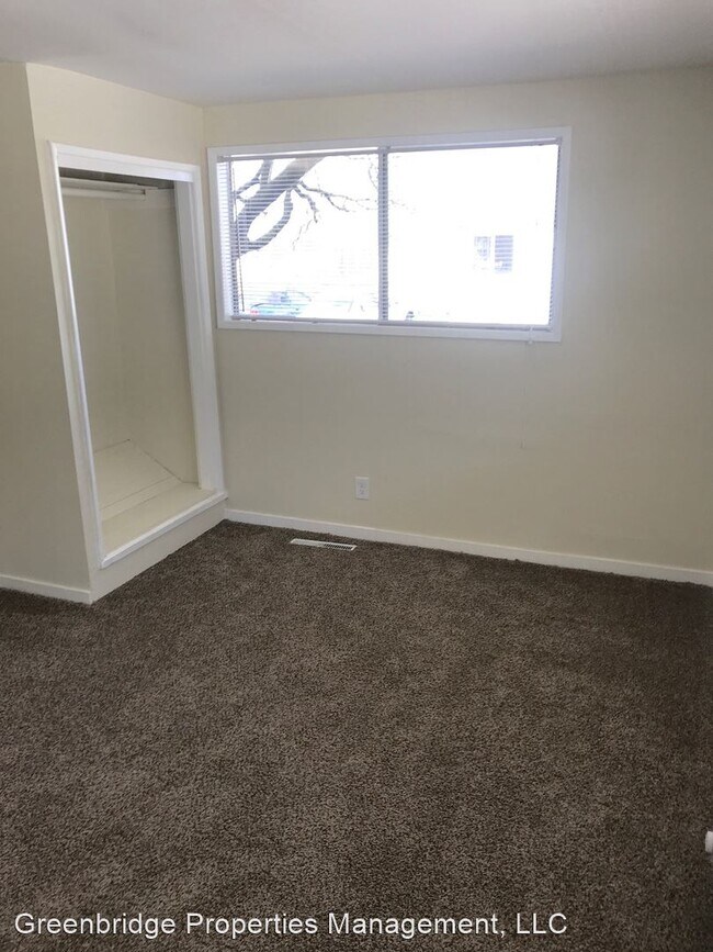 Building Photo - 4 br, 2 bath House - 4214 NE Highland Ct.