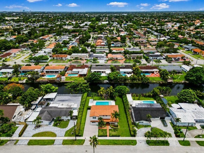 Building Photo - 9780 SW 19th St