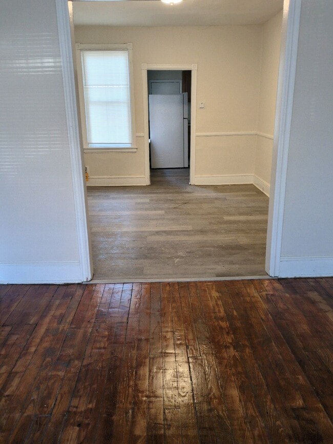 Building Photo - 1808 W 3rd St