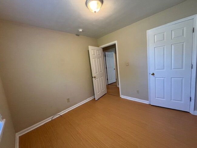 Building Photo - POC817#-LM