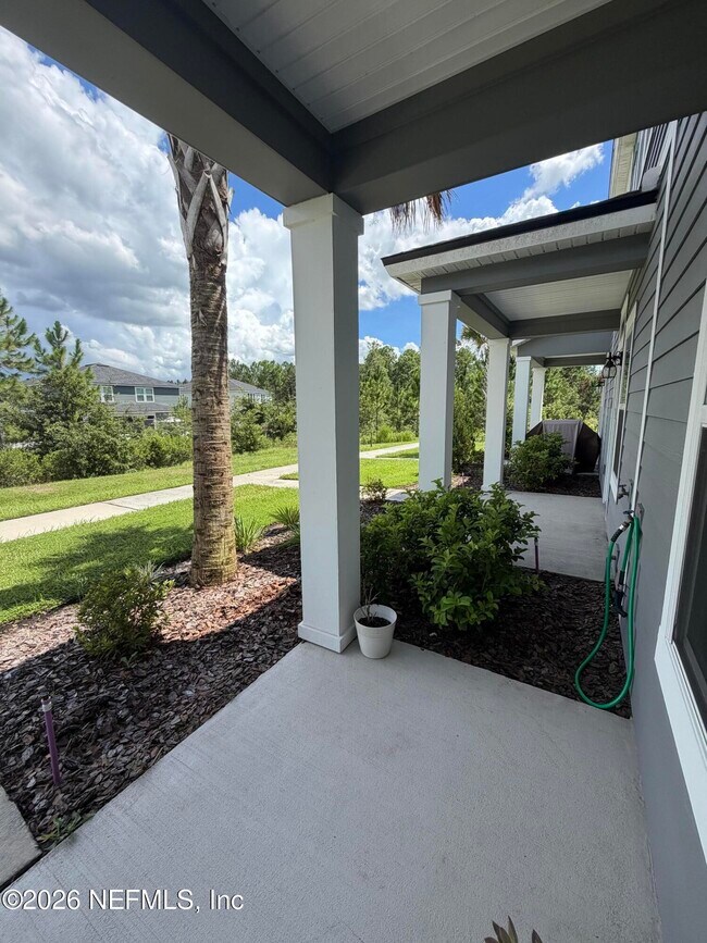 Building Photo - 947 Rivertree Pl