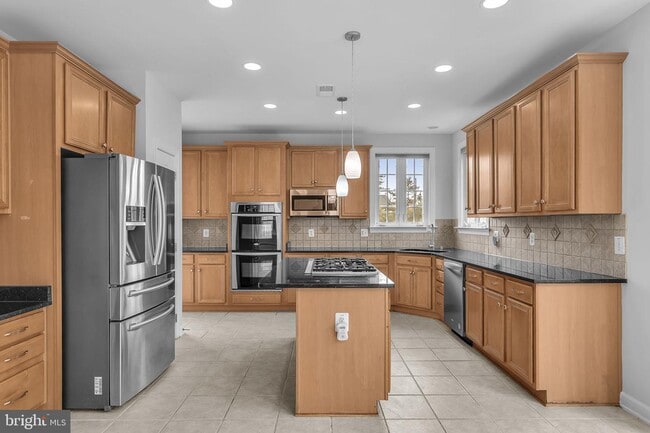 Building Photo - 22855 Oakgrove Rd