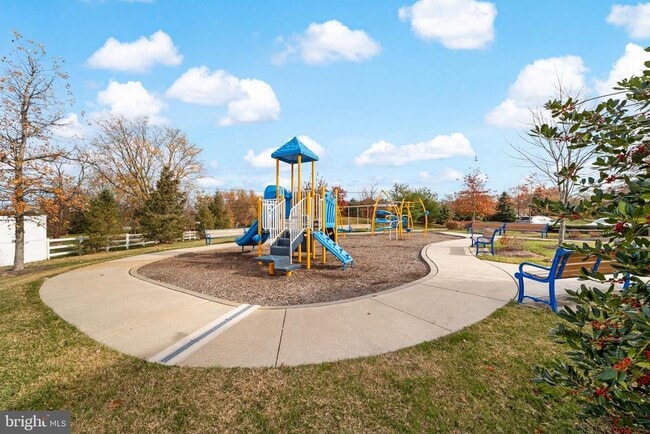 Building Photo - 42 Sundance Dr