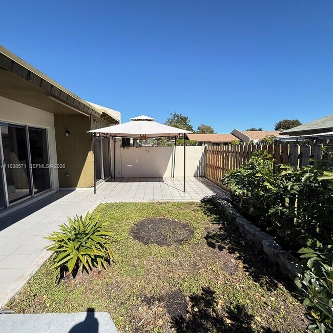 Building Photo - 12144 SW 110th St Cir W