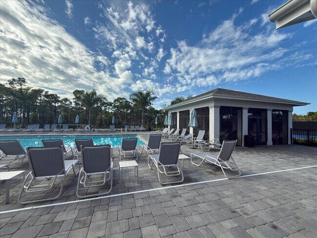 Building Photo - 8568 Shr Lk Dr