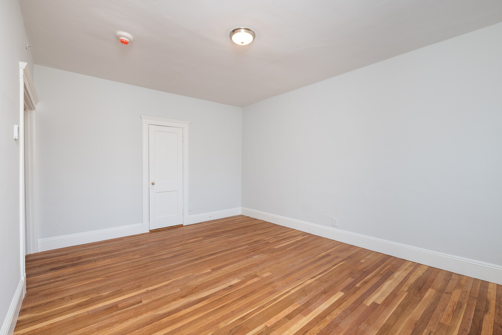 Building Photo - 18 A Forest St