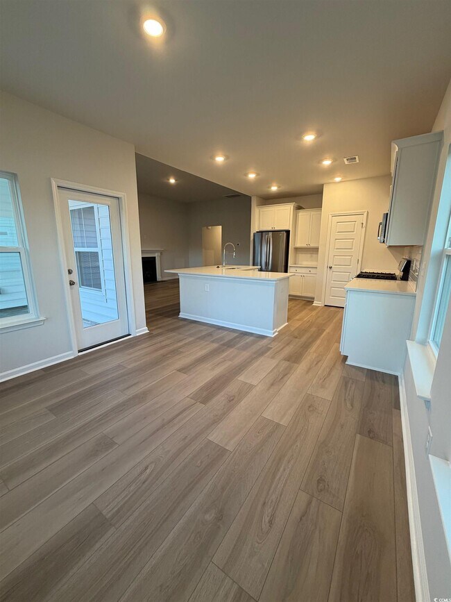 Building Photo - 699 Laconic Dr