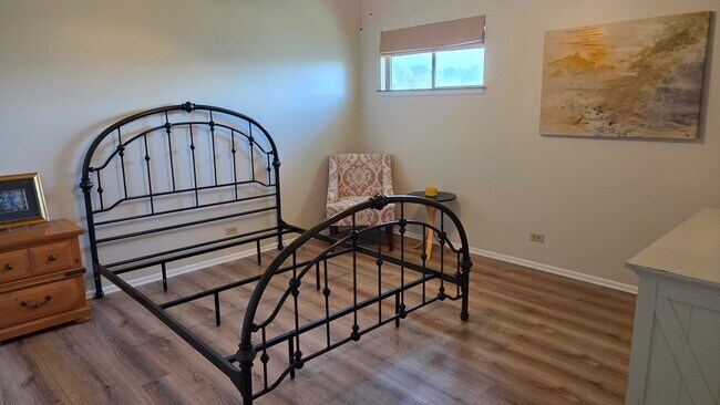 Building Photo - 2910 Wacos Dr