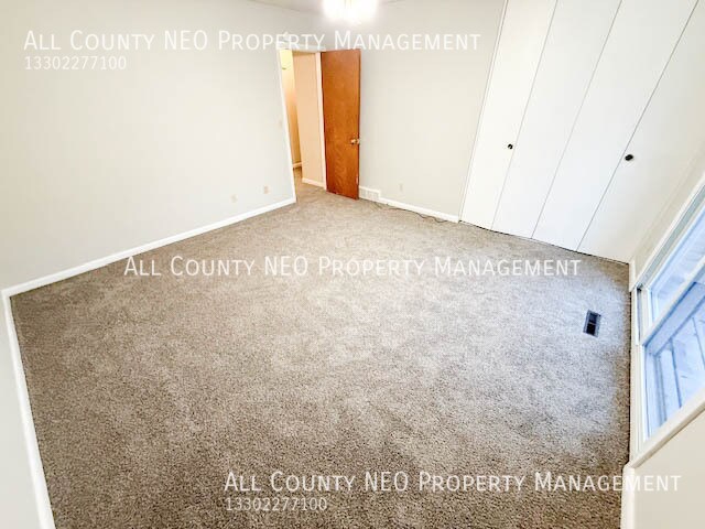 Building Photo - 1376 Forest Glen Dr