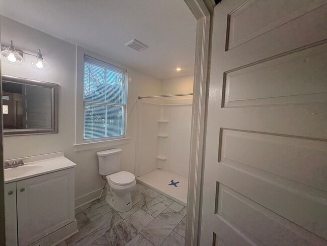 Building Photo - 169 Lamar St