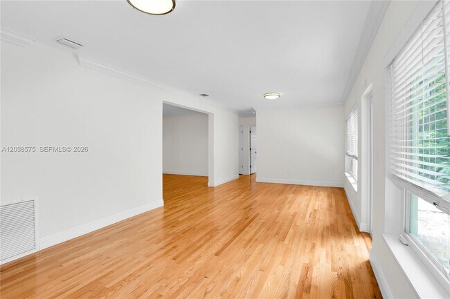 Building Photo - 1100 S Alhambra Cir