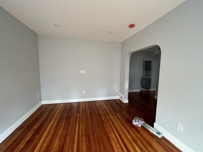 Building Photo - 31 Faywood Ave