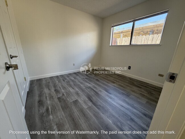 Building Photo - 5656 Odea Dr