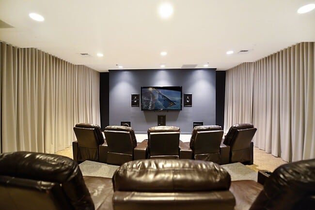 Building Photo - Panorama Towers 2, 1004-Panorama Towers 2BD Residence with Mountain Views