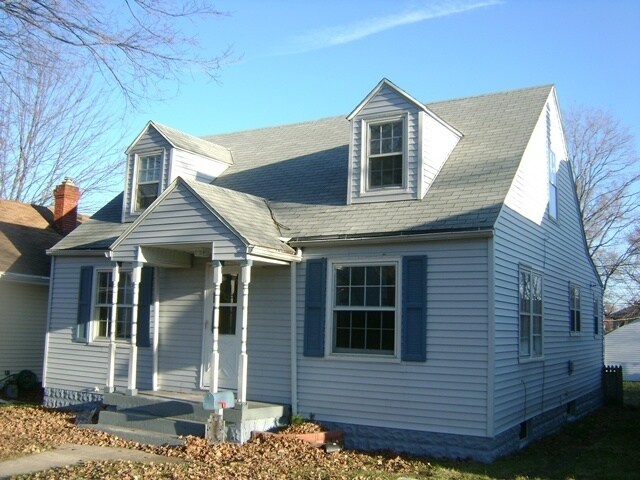 Building Photo - 225 E Fairview Ave