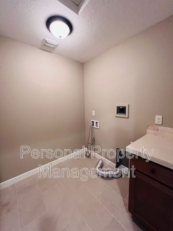 Building Photo - 4307 NW Sage Loop