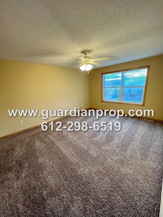 Building Photo - Huge End Unit Townhouse Available Now, Open Floor Plan, Loft Area, 2 Car Garage