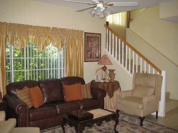 Building Photo - 1180 Pan Ct