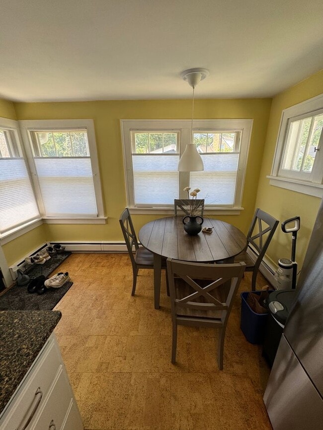 Building Photo - Gorgeous Single Family Home In Bryn Mawr - Available 8/15!