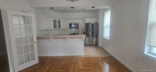 Building Photo - 125 W 227th St