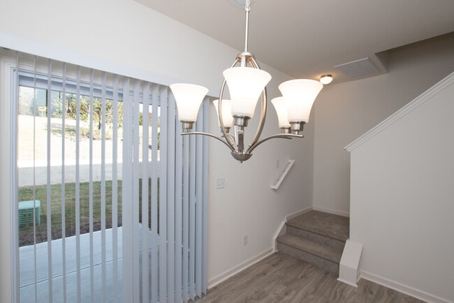 Building Photo - BEAUTIFUL 2 Bedroom Townhome in Midland - ...