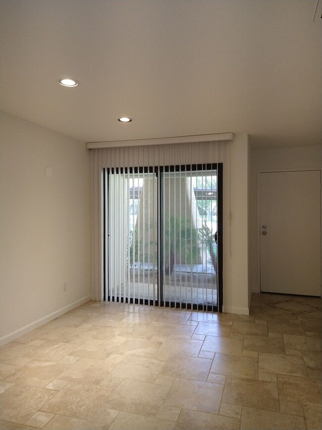 Building Photo - Downstairs Palm Springs Villas II condo