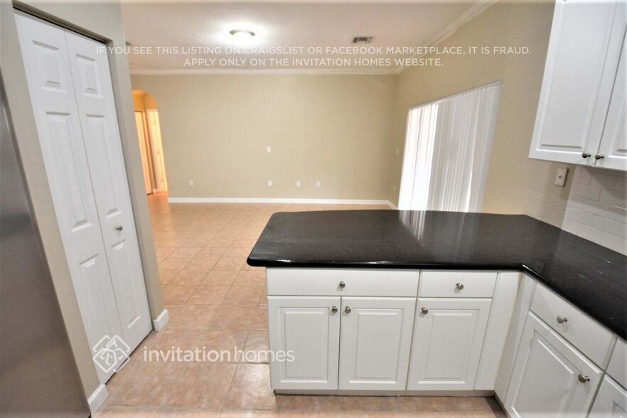 Building Photo - 15881 SW 140th St