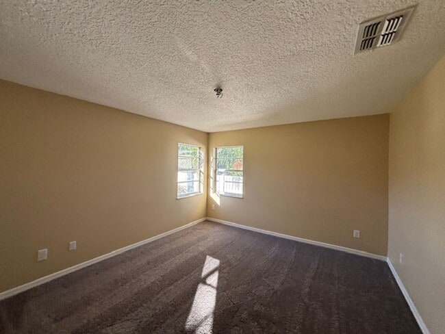 Building Photo - Pool Home in 7-Hills