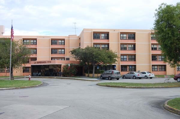 Primary Photo - La Esperanza Senior