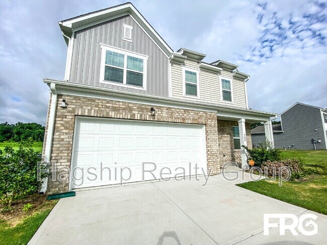 Building Photo - 300 Kenison Way