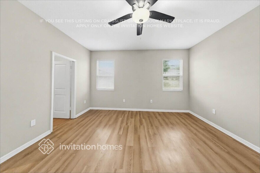 Building Photo - 14231 Seranoa Dr