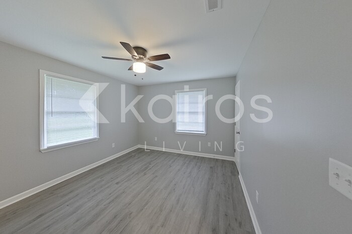 Building Photo - 1309 18th Ave N