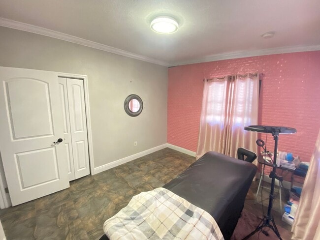 Building Photo - 701 Denton Rd