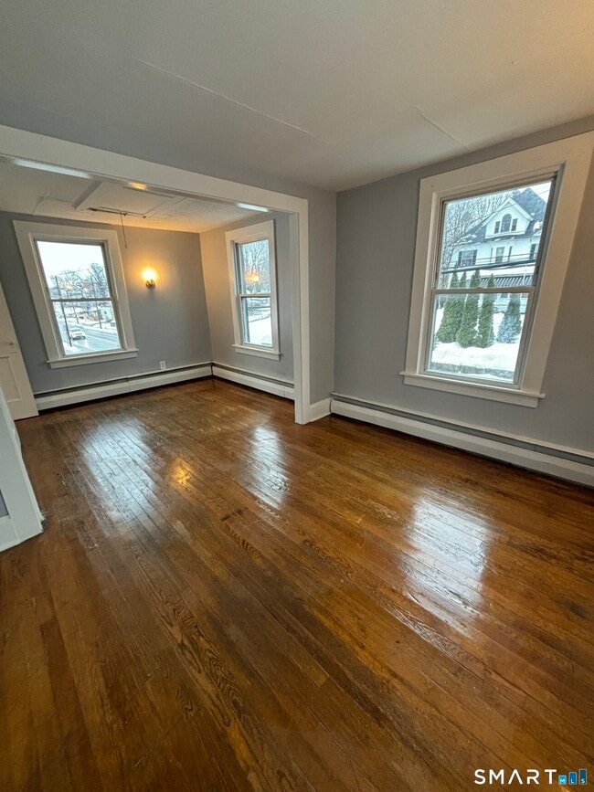 Building Photo - 126 Main St