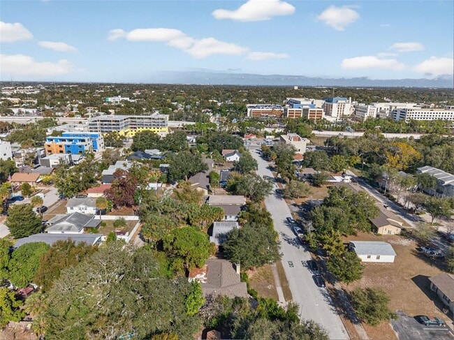 Building Photo - 260 13th St N