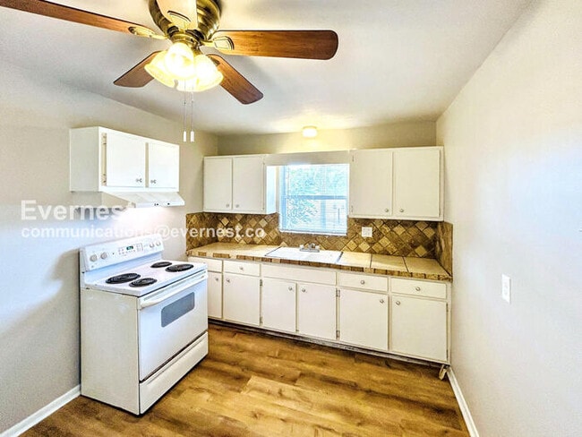 Building Photo - 10546 106th Ave N