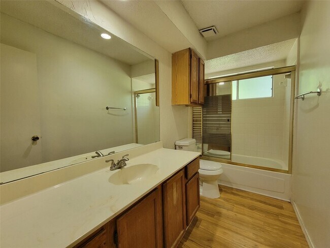 Building Photo - 7821 Estates Way