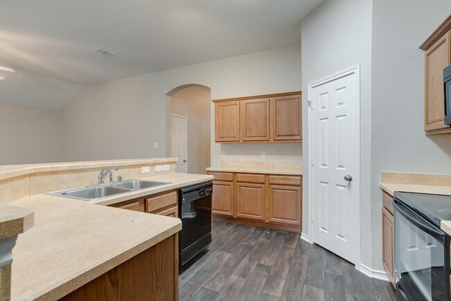 Building Photo - Great 3 Bedroom, 2 Bath, Brick Home in Great Neighborhood- White Settlement ISD- 76108