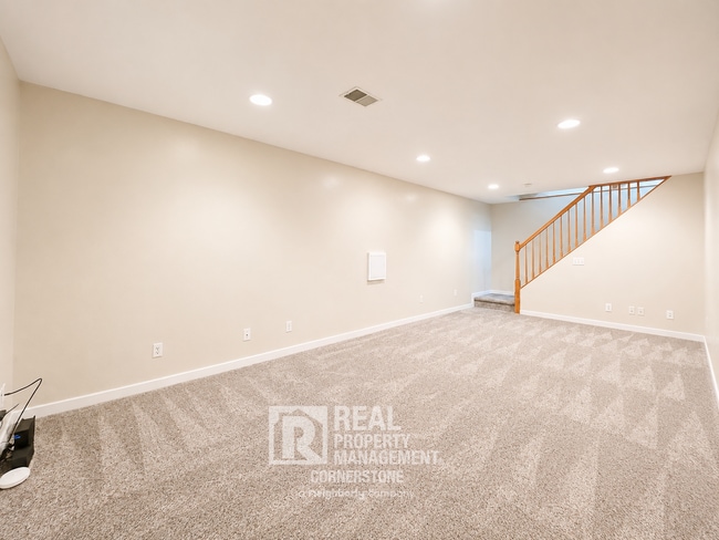 Building Photo - Spacious 4BD Home in Orchard Meadows | Finished Basement | Large Backyard