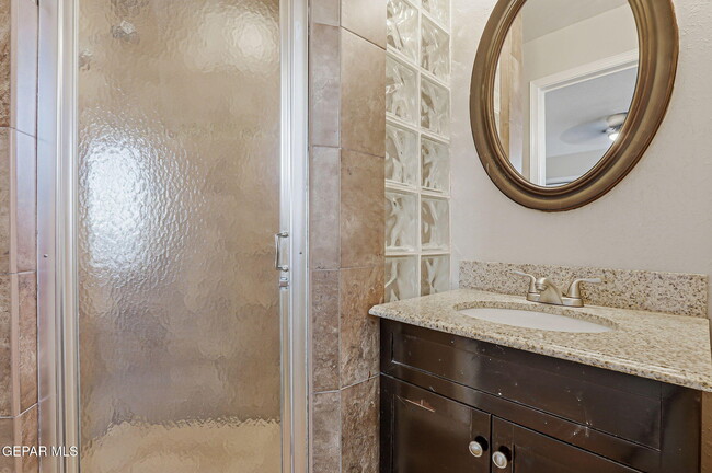 Building Photo - 2515 Arizona Ave